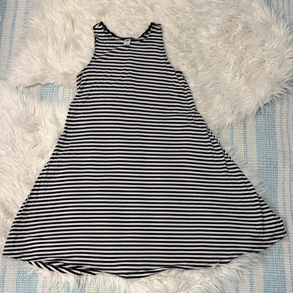 Old Navy Black and White Striped Dress